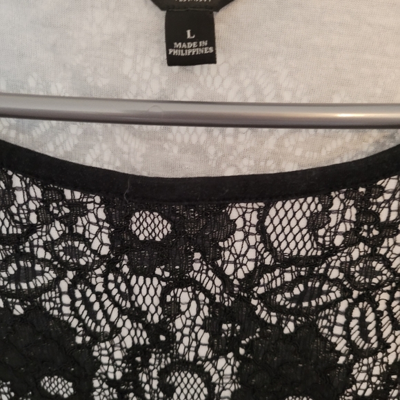 ANN Taylor Black Lace Top - Picture 2 of 2